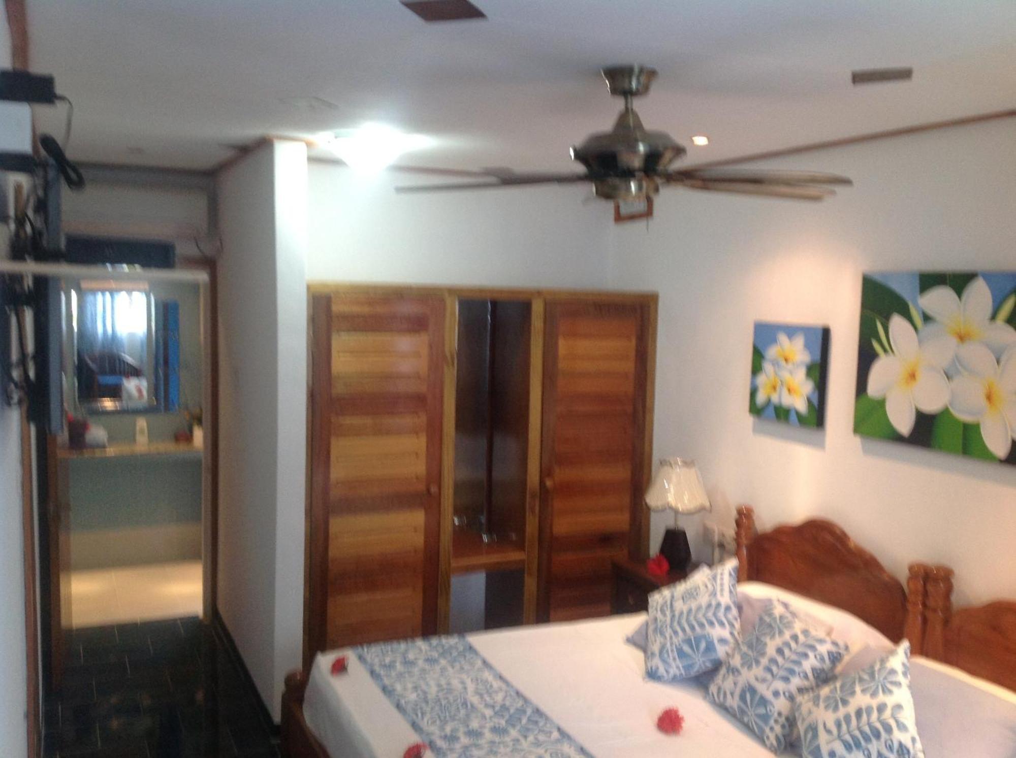 Sea View Lodge Baie Sainte Anne Phòng bức ảnh