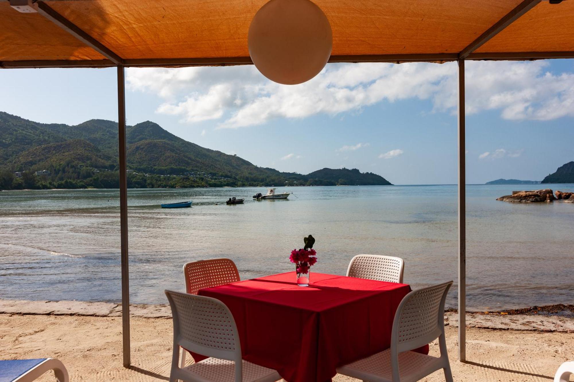 Sea View Lodge Baie Sainte Anne Ngoại thất bức ảnh